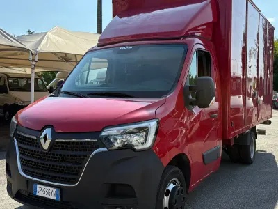 Usata Renault Master 163 CV (119 kW) 2023 Rosso Monovolume