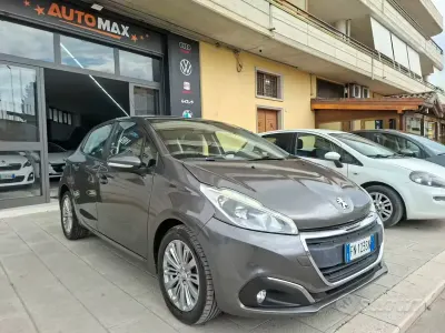 Usata Peugeot 208 Active 82 CV (60 kW) 2018 Marrone Utilitaria