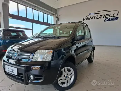 Usata Fiat Panda 4x4 Climbing 69 CV (50 kW) 2006 Nero Utilitaria