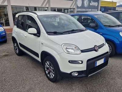Usata Fiat Panda 4x4 S 95 CV (69 kW) 2017 Bianco Utilitaria