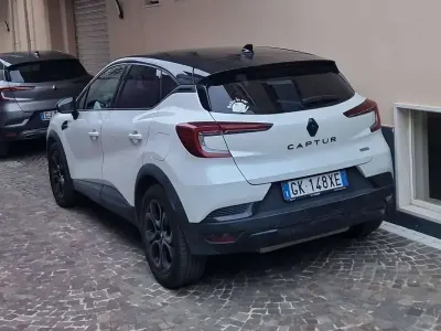 Usata Renault Captur Rive Gauche 160 CV (117 kW) 2022 Bianco SUV