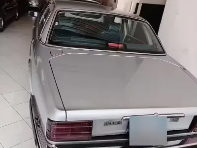Usata Jaguar XJ 213 CV (156 kW) 2022 Grigio Berlina