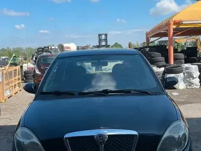 Usado Lancia Ypsilon 60 HP (44 kW) 2009 Preto Citadino