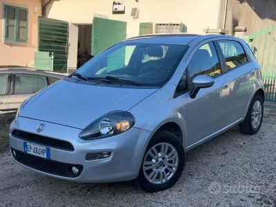 Brugt Fiat Punto Street 77 HK (56 kW) 2012 Grå Hatchback
