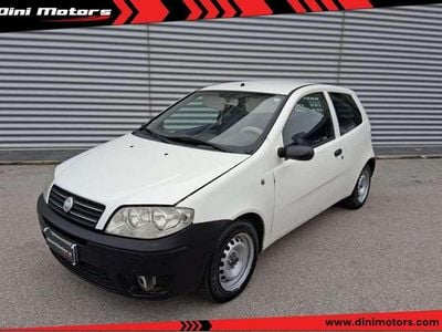 Usata Fiat Punto 69 CV (50 kW) 2004 Bianco Utilitaria