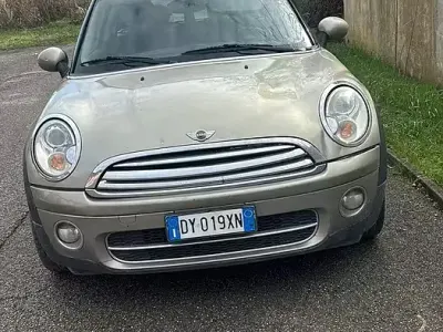 Usata Mini Clubman 109 CV (80 kW) 2009 Giallo Station wagon