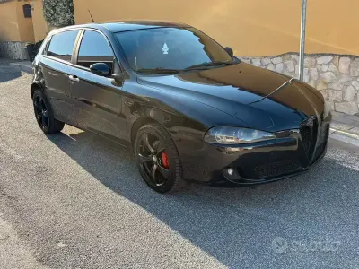 Usata Alfa Romeo 147 120 CV (88 kW) 2007 Nero Utilitaria