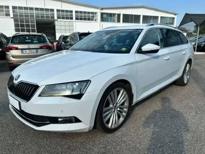Usata Skoda Superb Style 150 CV (110 kW) 2015 Bianco Station wagon