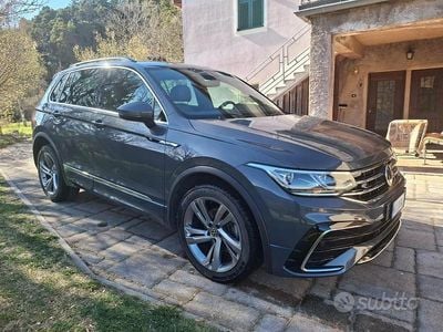 Usata VW Tiguan R-line 150 CV (110 kW) 2021 Grigio SUV