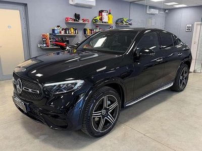 Begagnad Mercedes GLC300e AMG Line Premium Plus 333 HK (244 kW) 2024 Svart Sportkupé