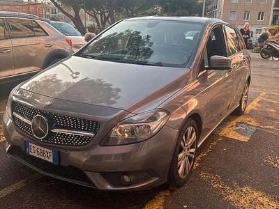 Usata Mercedes B160 2014 Grigio Monovolume
