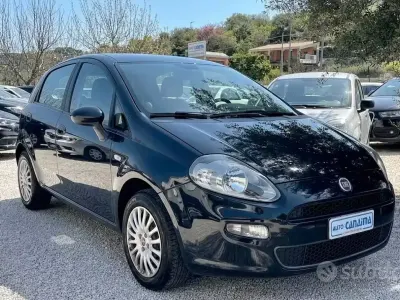 Gebraucht Fiat Punto Evo 77 PS (56 kW) 2015 Blau Kleinwagen