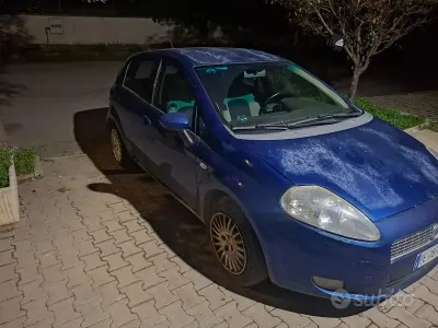 Usata Fiat Punto 75 CV (55 kW) 2007 Blu Berlina