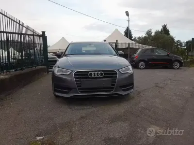 Usado Audi A3 Attraction 110 CV (80 kW) 2016 Gris Berlina
