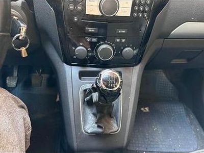 Usata Opel Zafira 2009 Grigio Monovolume