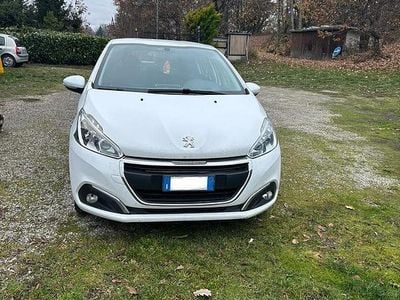 Usata Peugeot 208 Active 75 CV (55 kW) 2015 Bianco Utilitaria