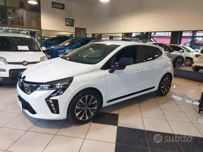 Usata Mitsubishi Colt Invite 91 CV (66 kW) 2024 Bianco Utilitaria