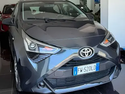 Usata Toyota Aygo Cool 72 CV (52 kW) 2019 Nero Utilitaria