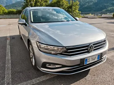 Usata VW Passat 150 CV (110 kW) 2021 Grigio Station wagon