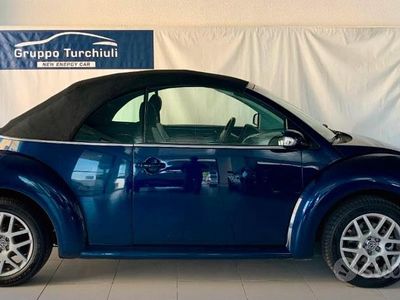 Usata VW New Beetle 105 CV (77 kW) 2005 Blu Utilitaria