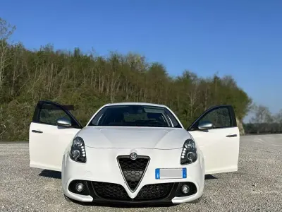 Usata Alfa Romeo Giulietta Super 120 CV (88 kW) 2016 Bianco Utilitaria