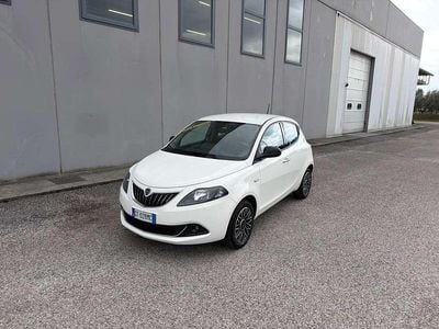 Usata Lancia Ypsilon S 100 CV (73 kW) 2024 Bianco gelato Utilitaria