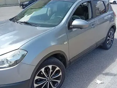 Usata Nissan Qashqai Visia 117 CV (86 kW) 2013 Grigio SUV