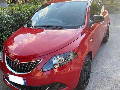 Usata Lancia Ypsilon 69 CV (50 kW) 2022 Rosso Utilitaria