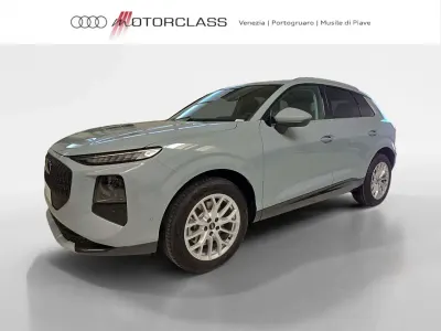 Nuova Audi Q3 Advanced 150 CV (110 kW) 2026 Grigio freccia perla SUV