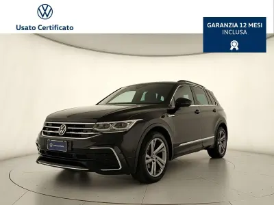 Usata VW Tiguan R-line 150 CV (110 kW) 2023 Nero SUV