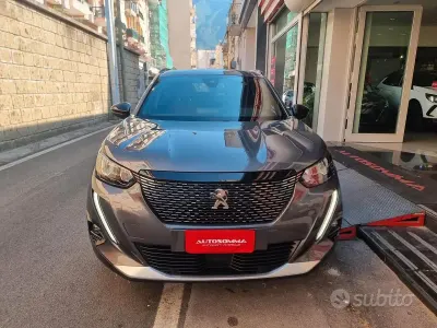 Usata Peugeot 2008 Allure 130 CV (95 kW) 2023 Grigio SUV