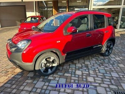 Ny Fiat Panda Cross Cross 69 HK (50 kW) 2025 Röd Halvkombi