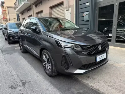 Usata Peugeot 3008 Allure 131 CV (96 kW) 2022 Grigio SUV