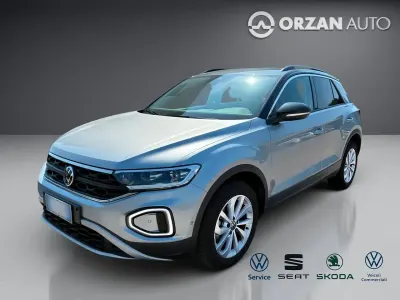 Usata VW T-Roc Life 116 CV (85 kW) 2025 Argento SUV