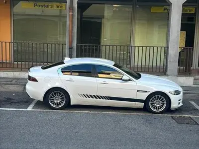 Usata Jaguar XE 163 CV (119 kW) 2016 Bianco Berlina