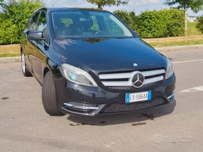 Begagnad Mercedes B200
