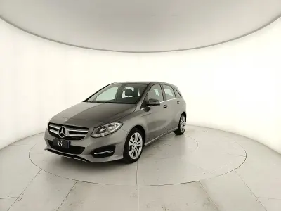 Usata Mercedes B180 109 CV (80 kW) 2016 Grigio montagna Utilitaria