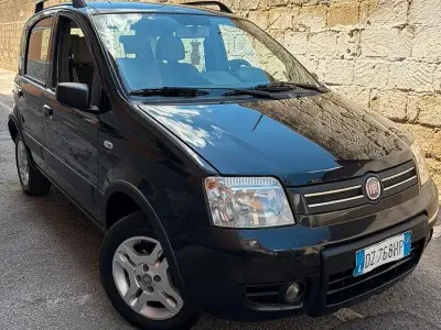 Usata Fiat Panda Climbing 60 CV (44 kW) 2009 Nero Utilitaria