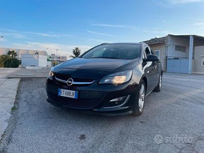 Usata Opel Astra 110 CV (80 kW) 2014 Marrone Station wagon