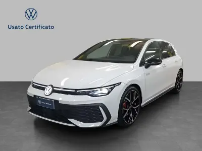 Usata VW Golf VIII GTI 265 CV (194 kW) 2025 0q pure white Berlina