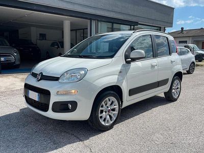 Usata Fiat Panda Lounge 85 CV (62 kW) 2017 Bianco Utilitaria