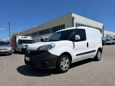 Usata Fiat Doblò 90 CV (66 kW) 2016 Bianco Monovolume