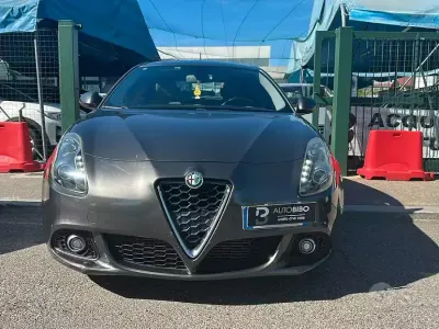 Usata Alfa Romeo Giulietta Distinctive 105 CV (77 kW) 2015 Grigio Utilitaria