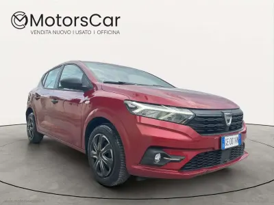 Usata Dacia Sandero Essentiel 67 CV (49 kW) 2021 Rosso Berlina