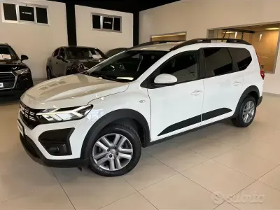 Usata Dacia Jogger Comfort 110 CV (80 kW) 2023 Bianco Monovolume