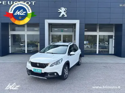 Usata Peugeot 2008 Allure 131 CV (96 kW) 2019 Bianco SUV