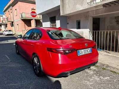 Usata Alfa Romeo Giulia 180 CV (132 kW) 2017 Rosso Berlina