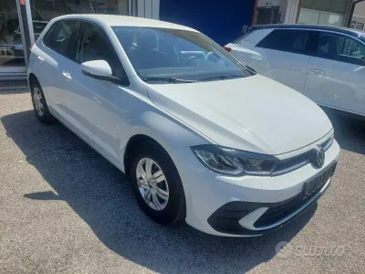 Usata VW Polo 80 CV (58 kW) 2022 Bianco pastello Utilitaria