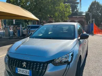 Usata Peugeot 208 Active 75 CV (55 kW) 2023 Grigio Utilitaria