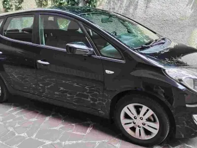 Usata Hyundai ix20 Comfort 90 CV (66 kW) 2013 Nero Utilitaria